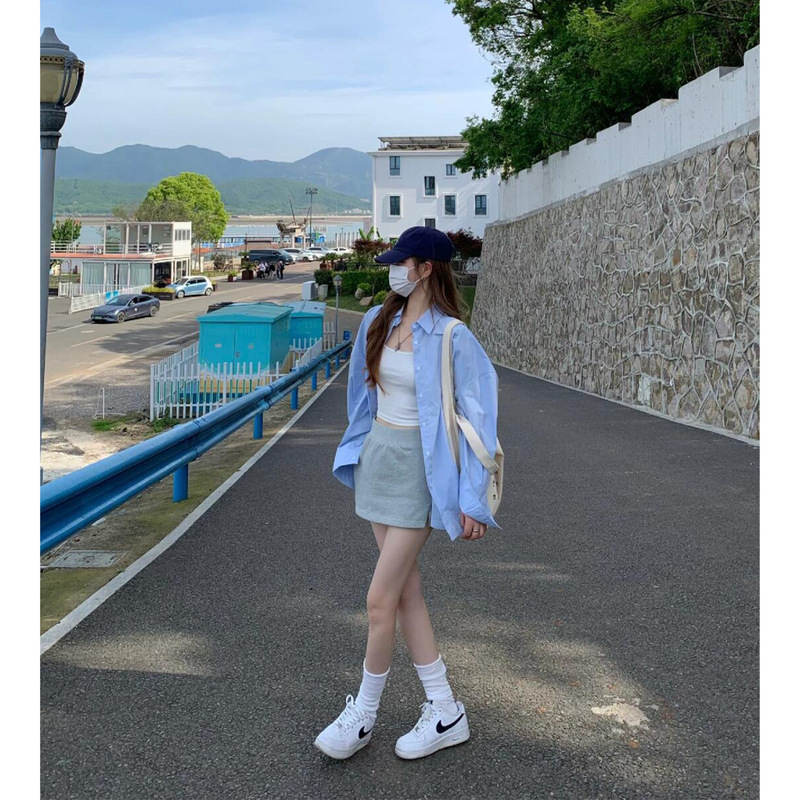 白い長袖のシャツの女性2025春と秋の韓系のゆったりとした郭の形はカジュアルな純綿の日焼け止めのシャツのオーバーを合わせます。|undefined