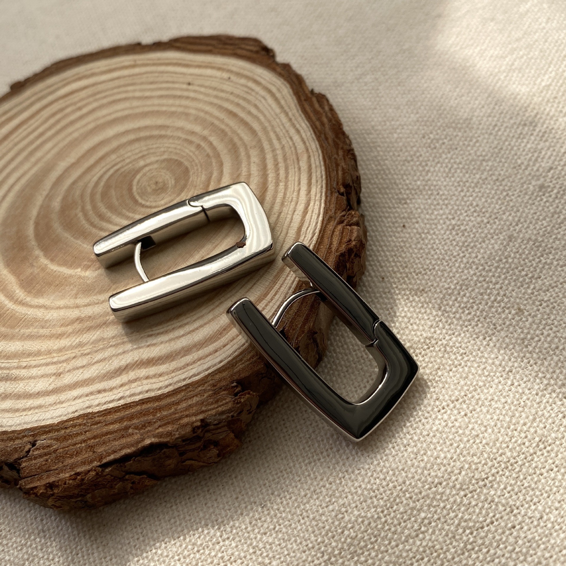 Pendientes de aro gruesos cepillados hechos a mano para mujer, simples y versátiles, pendientes retro personalizados de alta gama, mujeres de moda para viajeros diarios