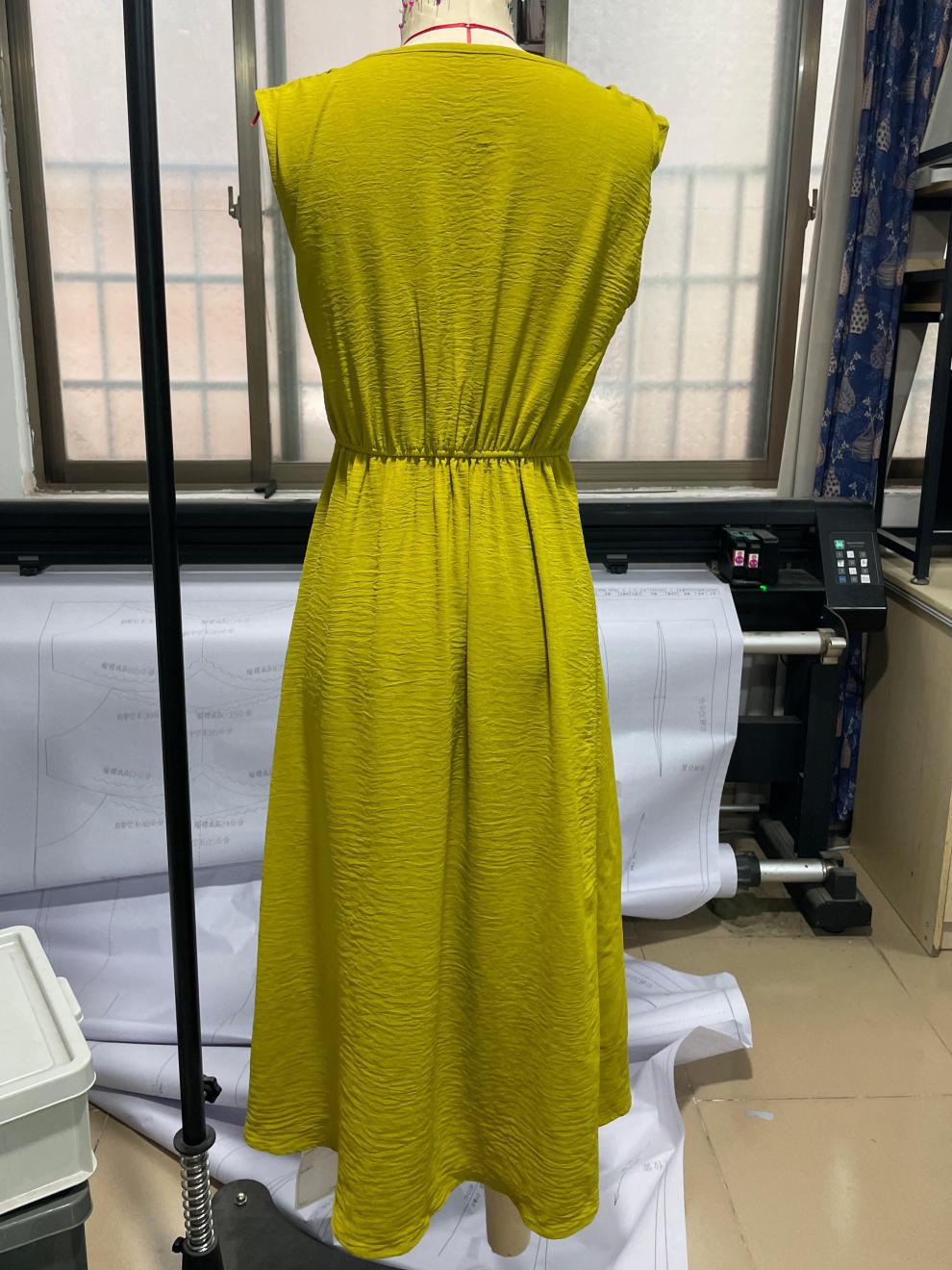 327g Weight Midi Dress Dress Length Type Sleeveless Sleeve Length Sheath Dress Dresses Type Sleeveless Sleeve Type Polyester Fabric Type Elastic Waist Waist Line Holiday Occasion Round Neck Neckline Regular Fit Fit Type Solid Color Pattern Summer Season Women's Gender Streetwear Style Wholesale Women's Streetwear Solid Color Holiday Round Neck Sleeveless Sheath Dress 2