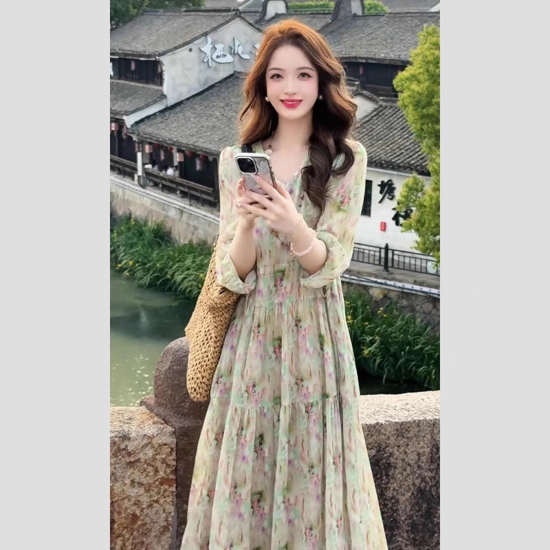 Green V Neck Floral Quarter-Sleeved Dress, Summer Women's Dress with Cool and Noble Elegant for Important Occasions Green V Neck Floral Quarter-Sleeved Dress, Summer Women's Dress with Cool and Noble Elegant for Important Occasions