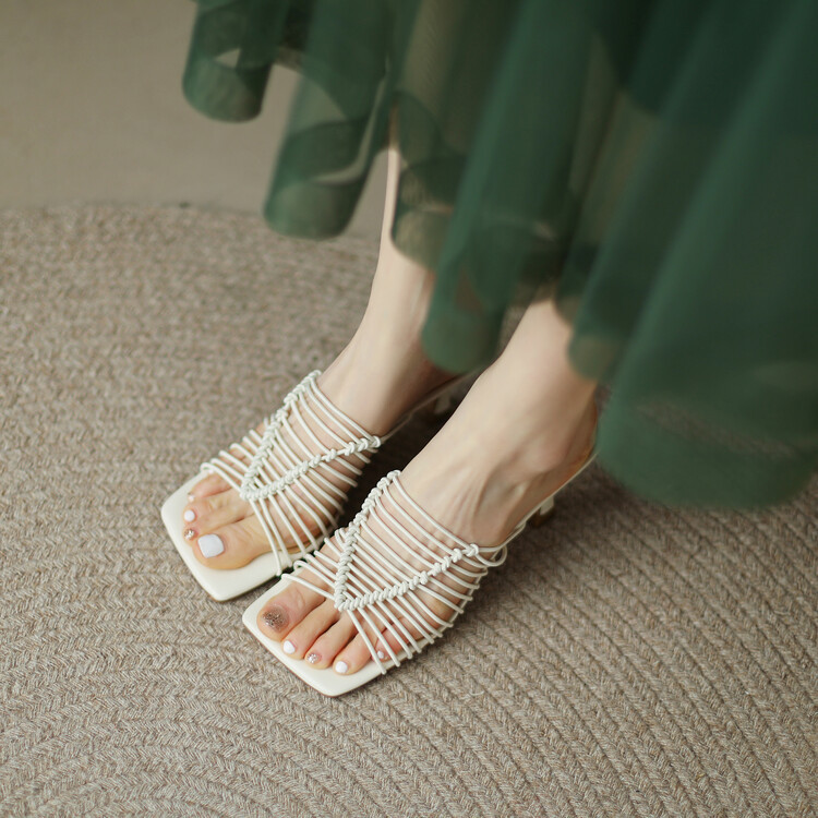 New Sandals and Slippers Summer Thin Belt Hollow Woven Slip-on Thick Heel Slippers Simple Fashion All-match Roman Women's Shoes