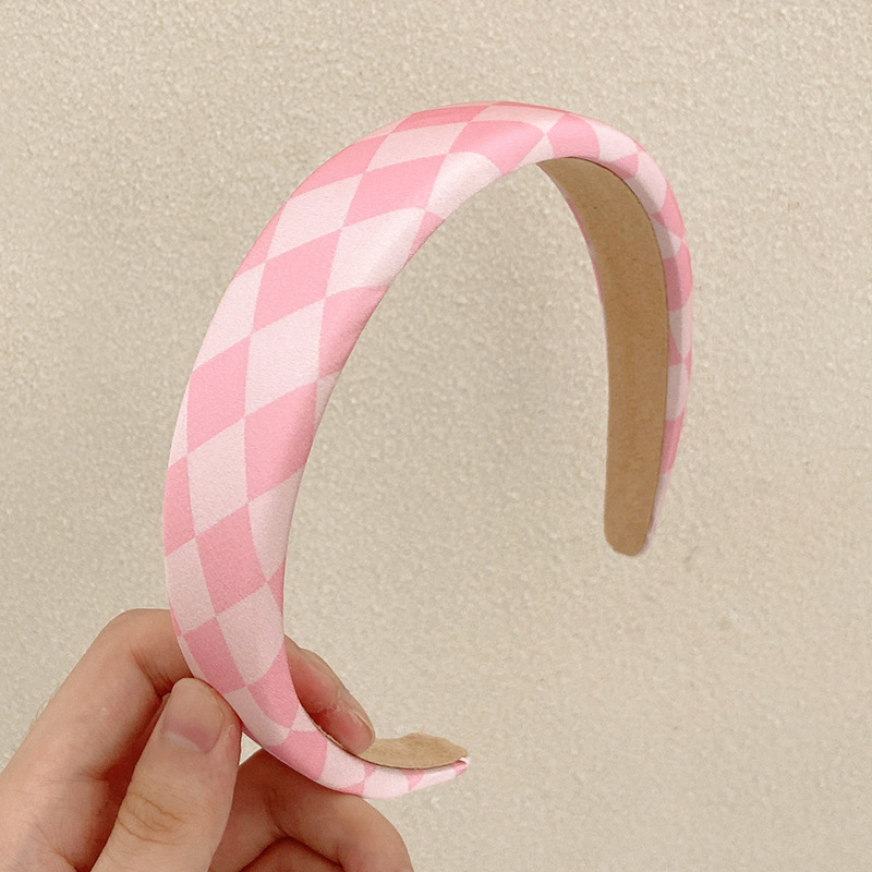 New Wide-brimmed Color Matching Checkerboard Sponge Headband Wholesale Nihaojewelry display picture 9