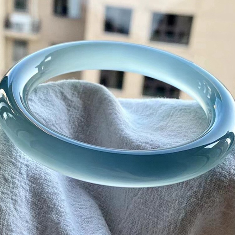 High-transparency ice blue jade bracelet, Xiuyu jade bracelet, Shuimo jade bracelet, alternative to ice blue quartzite jade, suitable for gifting