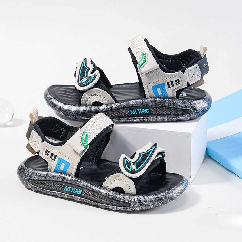 Детские сандалии, новая летняя модель, обувь для мальчиков, нескользящая мягкая подошва, кожаные пляжные сандалии с открытым носком на липучке для детей постарше, модные