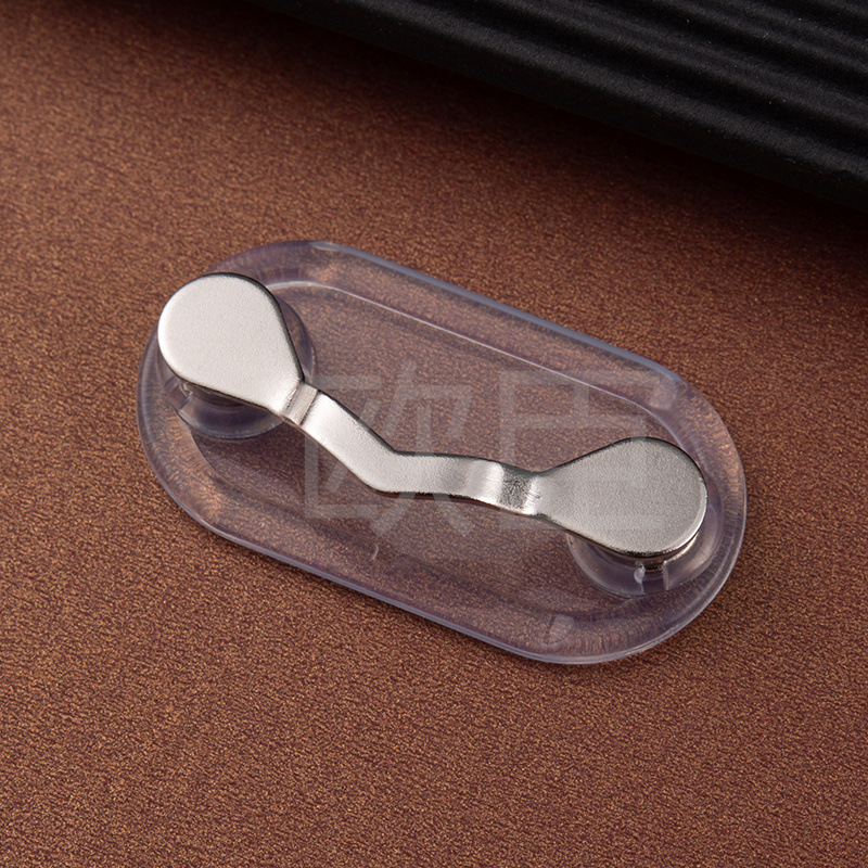 クロスボーダー爆型磁気眼鏡スタンド磁気吸引v型ブローチ工番札棚クリエイティブ磁気服イヤホンクリップ