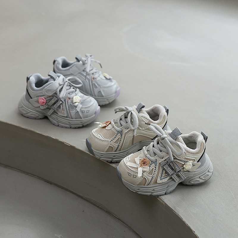 2025 New Winter Children's Shoes, Boys' Lightweight and Comfortable Sports Running Shoes, Korean Style Thickeneded and Warm Girls' Dad Shoes