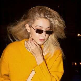 Gigi Hadid�R���P������ͬ��ī�RС����ο��{������⾀̫����R