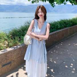 浅蓝色韩系松弛感不规则背心连衣裙女2026夏季新款薄纱拼接A字裙