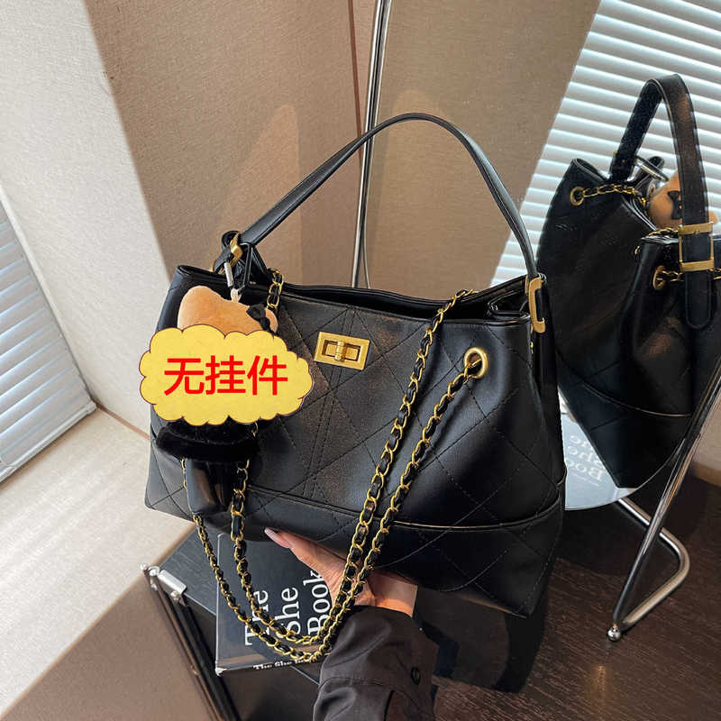 高级感包包女2025新款时尚百搭大容量斜挎包单肩腋下包托特包|undefined