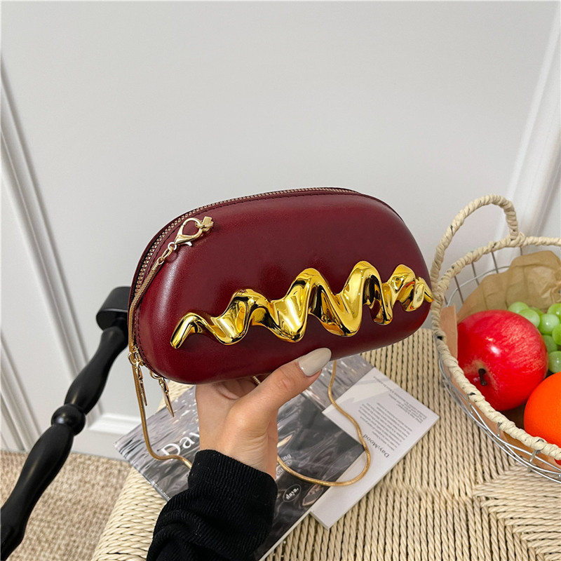 Bolso de mano de moda europea y americana personalidad para mujeres 2025 nueva cadena de moda bolso de cena bolso de hombro bolso de caja diagonal