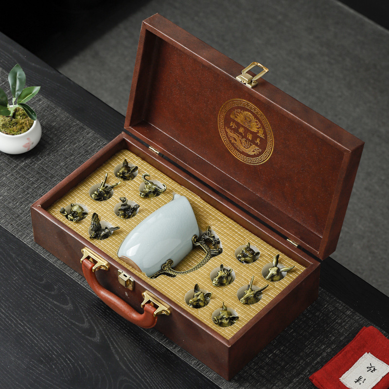 哥窯十二支陶器酒器セット、中国風小酒杯、十二支酒器|undefined
