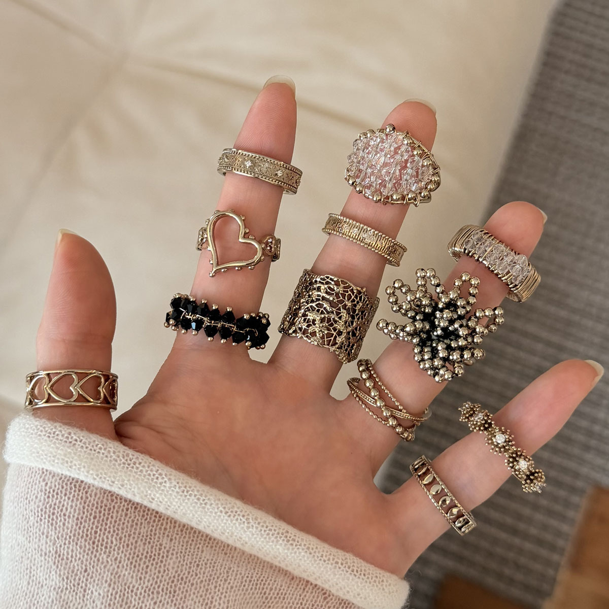 retro fashionable elegant sophisticated small design ring