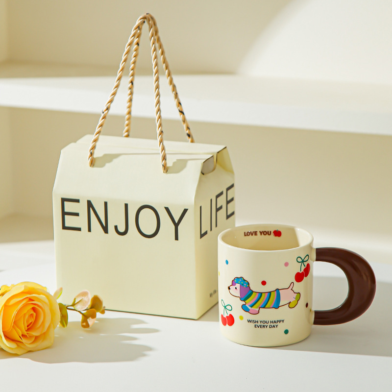 Taza de perro de salchicha para chicas lindas tazas de agua caseras nuevas tazas de café de desayuno de pareja de cerámica 2025