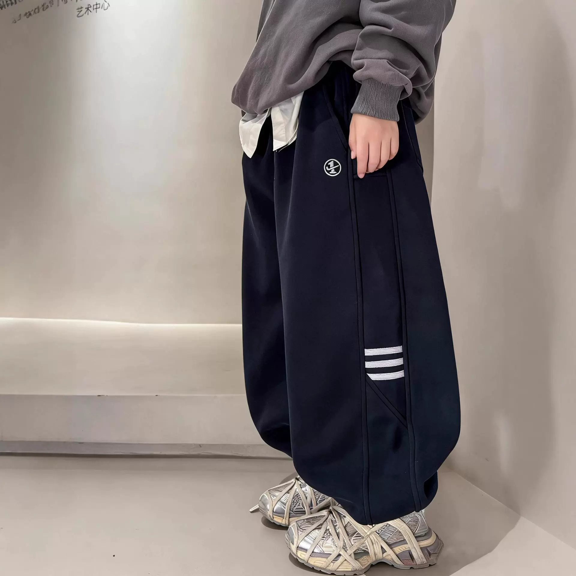 男童加绒裤子秋冬款2025新款儿童冬季一体运动直筒卫裤大男孩冬装