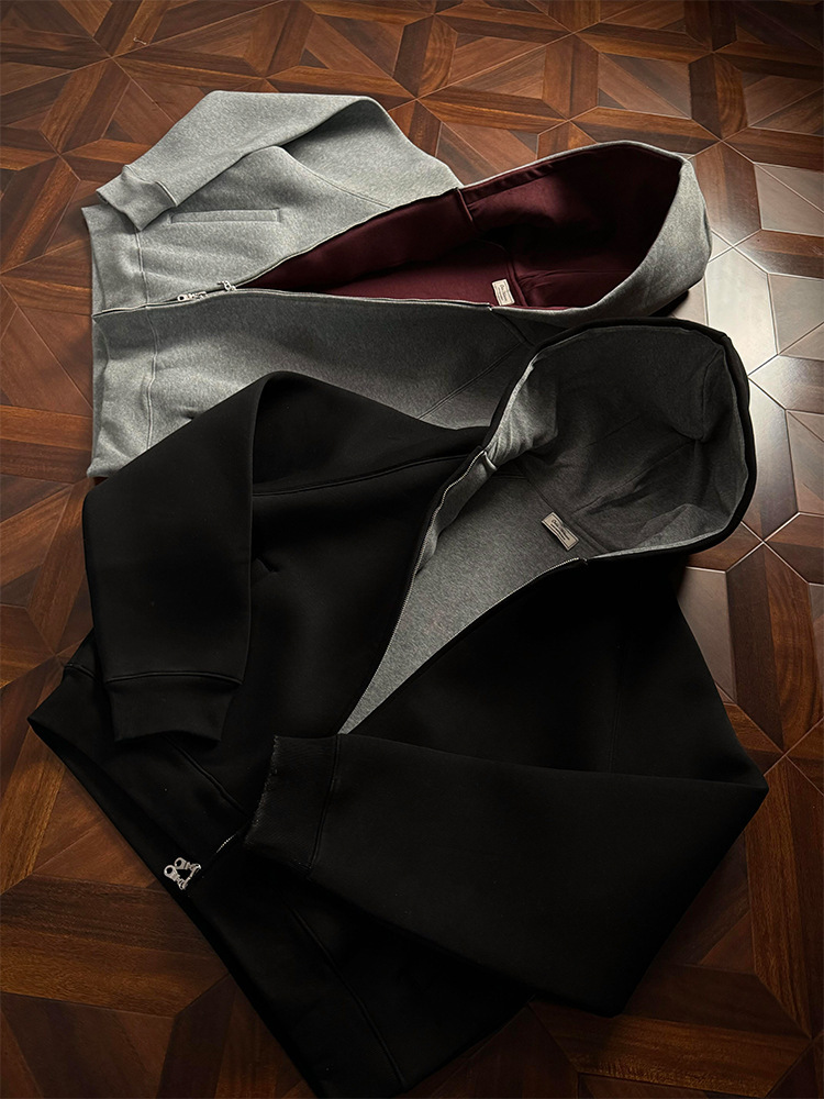 Kurzes Kapuzensweatshirt mit Luftpolsterung für Herren, innenliegende Strickjacke in Kaiserrot_voghion.com