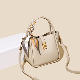 2025 New Fashion Hot-Selling Simple Portable Bucket Bag Casual High-End Niche Design Crossbody Women's Bag