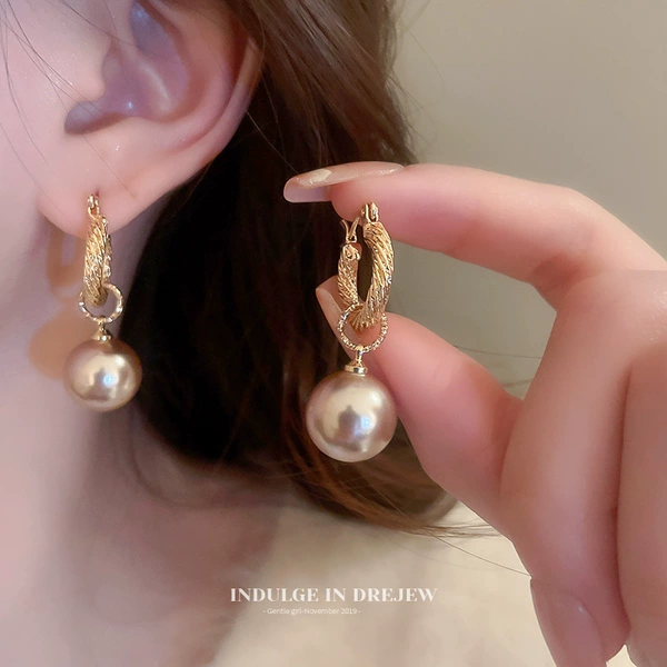 E133 champagne bead