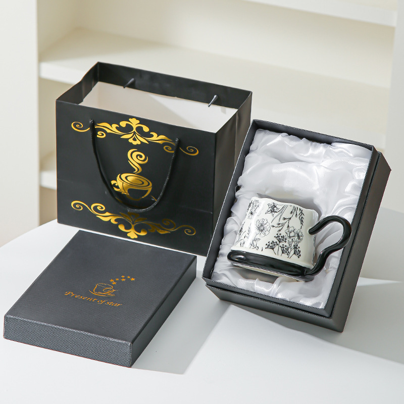 Tazas de cerámica de alto valor nominal tazas de café tazas de leche de alto nivel de sensación de taza de agua casera regalos de mano al por mayor