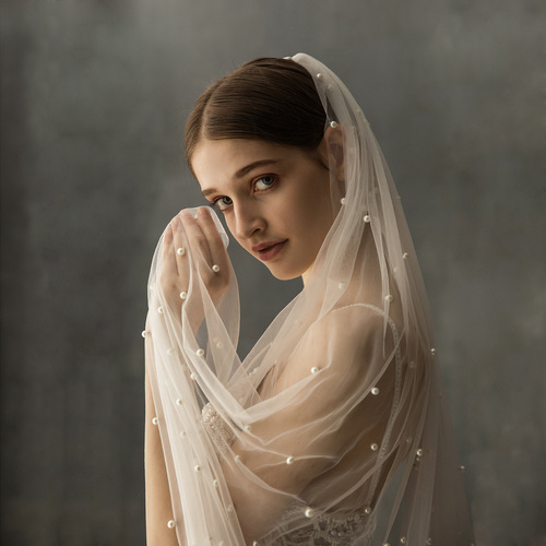 V639 European and American bride church wedding veil new style hand-sewn hair comb pearl long tail soft yarn wholesale
