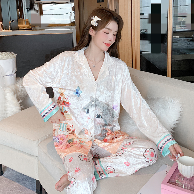 Online Celebrity ins Chanel estilo pijamas de las mujeres terciopelo dorado avanzado cardigan Otoño e Invierno manga larga dibujos animados lindo dulce desgaste del hogar