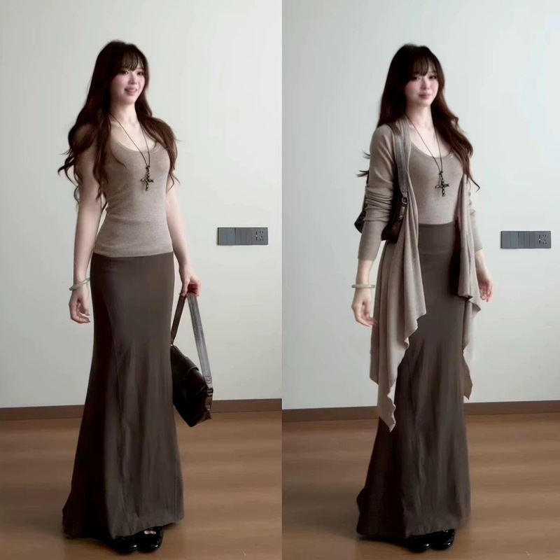 A complete set of dresses for women, embodying a French, relaxed and chic style, perfect for autumn and winter 2026. This stunning long dress set is a must-have A complete set of dresses for women, embodying a French, relaxed and chic style, perfect for autumn and winter 2026. This stunning long dress set is a must-have