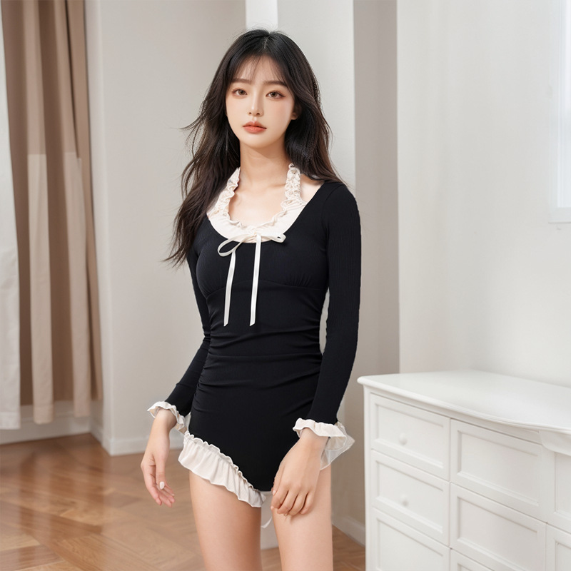 Traje de baño femenino de una pieza de manga larga protector solar francés conservador que cubre la carne, adelgazante que cubre el vientre, traje de baño de aguas termales de vacaciones de alta gama al por mayor