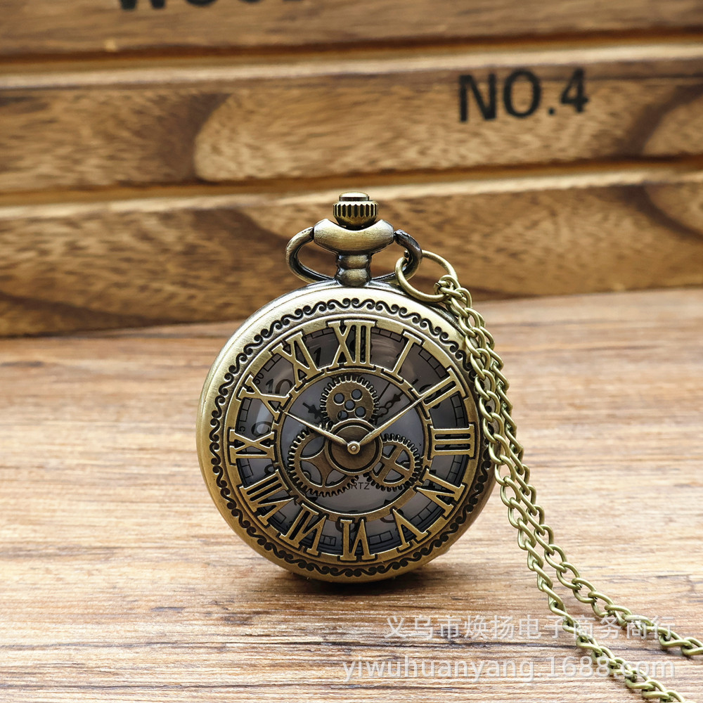 Retro Pocket Watch Cut Out Roman Gear Quartz Watch Pocket Watch Fashion Boys and Girls Flip Necklace Hanging Watch