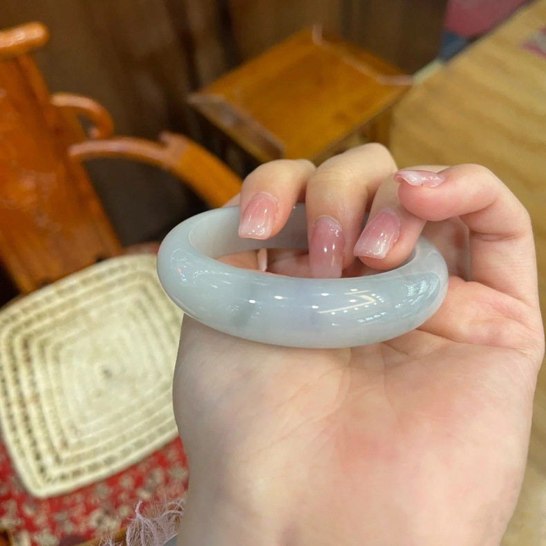 Vòng tay ngọc bích tự nhiên màu xanh nhạt ánh trăng phong cách thiếu nữ chi tiết 7