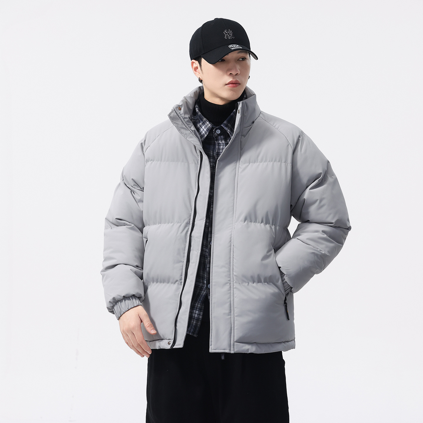 Белый серой