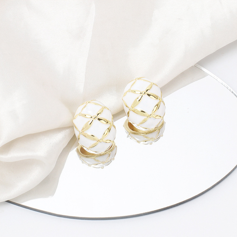 No Inlaid Inlay Material Retro Geometric Irregular Diamond Oil Alloy Stud Earrings Wholesale