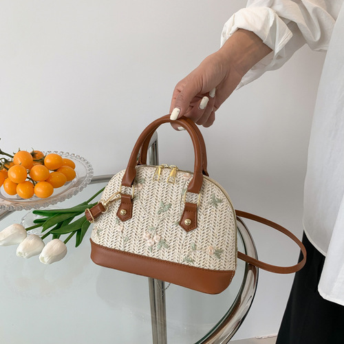 Straw Western Style Simple Handbag  Spring and Summer New Single Shoulder Crossbody Bag Temperament Gentle Woven Shell Bag