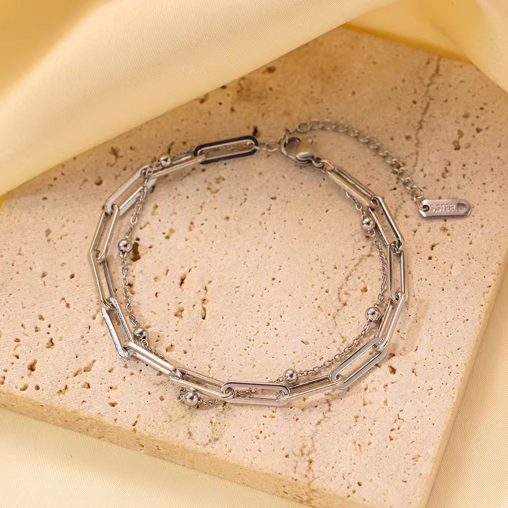 Pulsera de Acero de Titanio de Dongguan, Estilo Europeo y Americano, Diseño de Doble Cadena con Cuchillas, Exagerada, Hip-Hop, para Otoño e Invierno, No se Destiñe, para Mujer