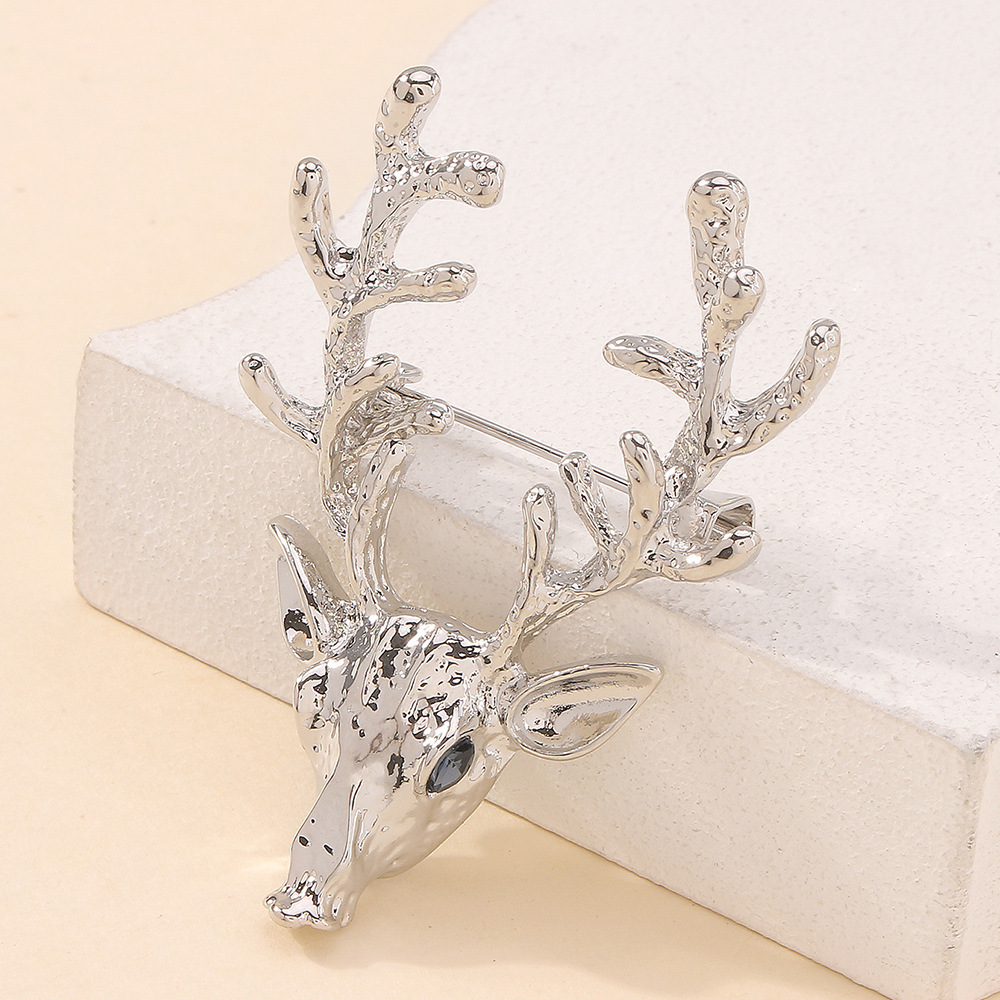 Creative Fashion Simple Deer Head Brooch display picture 5