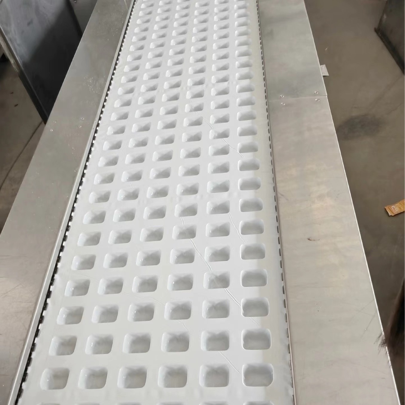 压缩饼干二手拉伸膜真空包装机 山楂糕连续真空包装设备 带模具