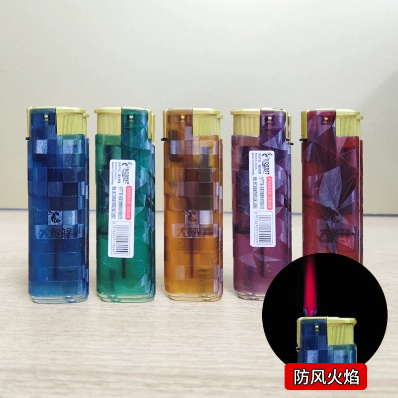 Прямые поставки с фабрики ветрозащитные зажигалки оптом одноразовые обычные бытовые зажигалки для супермаркетов 50 целая коробка с надписями