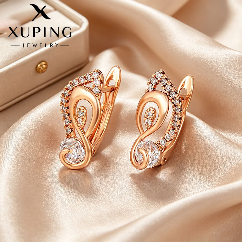 Xuping retro estilo ruso orejas de aleación de cobre chapado 18k nicho de diseño ligero de lujo aretes de orejas para mujeres