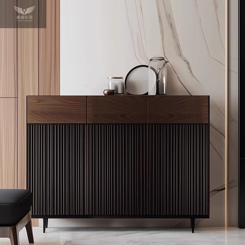 Mueble zapatero de madera maciza en estilo minimalista italiano, nuevo mueble de almacenamiento retro de alta gama para la entrada del hogar, mueble zapatero lateral integrado de pared.