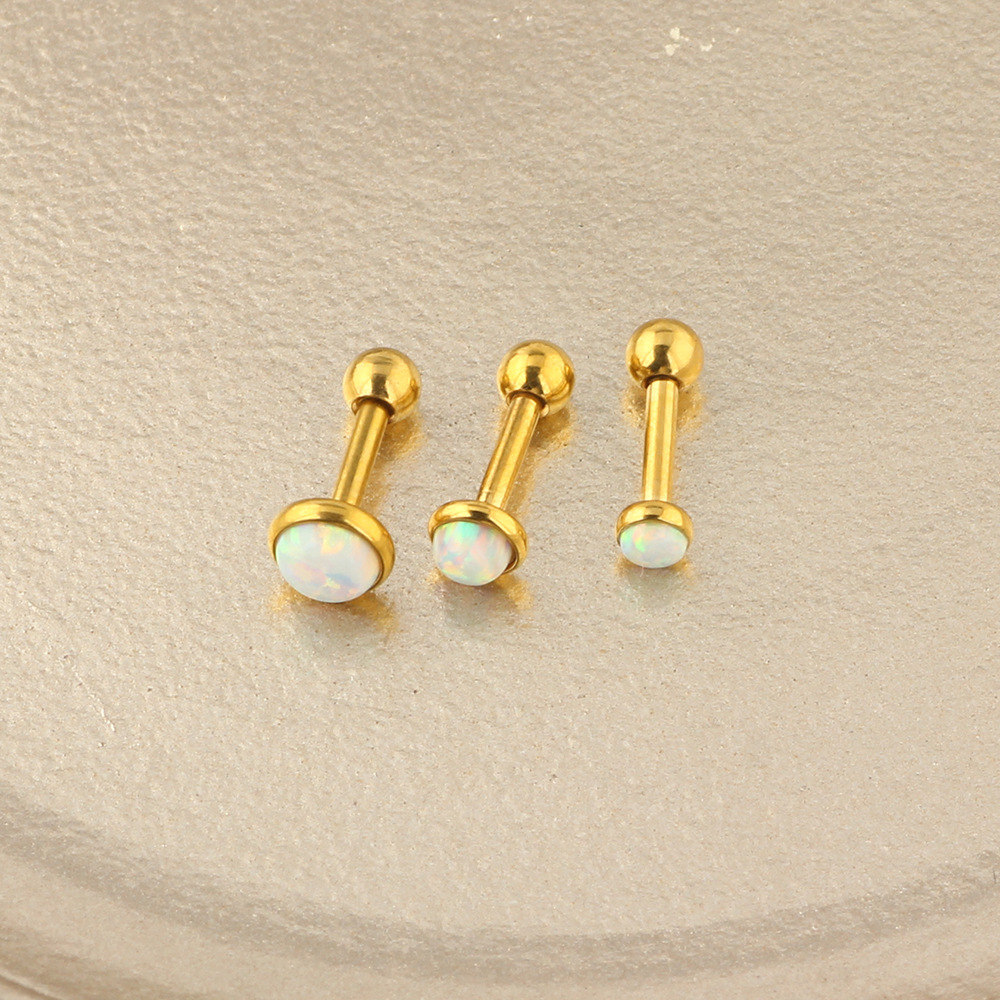 16G labret stud size and finish detail