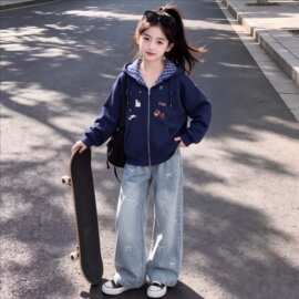 2026春秋季女童复古撞色格纹连帽外套2026蝴蝶结牛仔裤两件套装潮