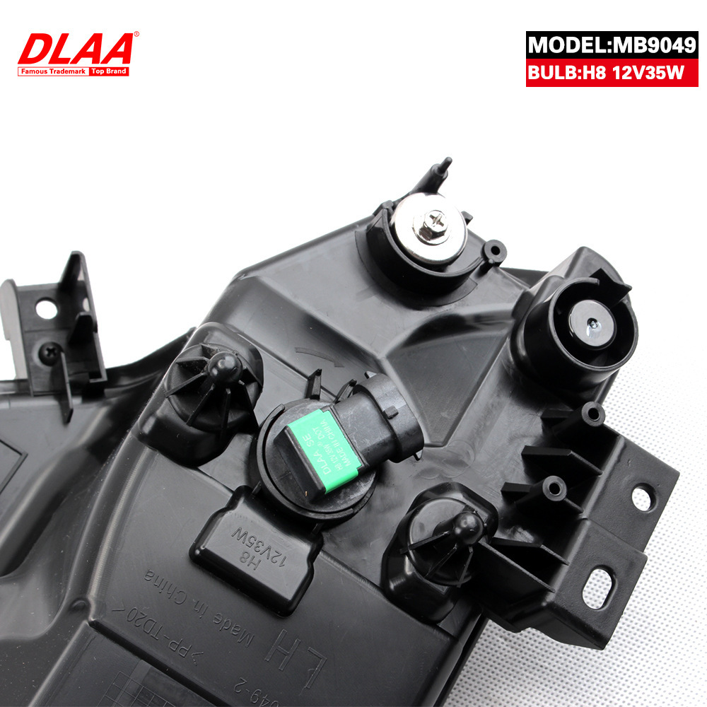 Aplicable a Mitsubishi 19 / 20 nuevo conjunto de lámpara de niebla delantera L200 Triton pickup luz de viaje diurna luz de barra delantera