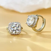 Серьги-гвоздики Moxang S925 Серебряные серьги Мосанг Алмазные серьги Классический темперамент Принцесса Квадратная сумка Ушные пряжки Легкий экстравагантный высокий смысл