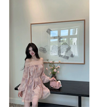 一字肩碎花雪纺连衣裙女夏高级感宽松法式气质小个子温柔风短裙子