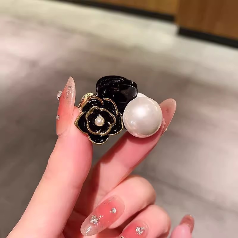 珍珠黑白山茶花小抓夹女发饰小巧半扎发发夹刘海侧边夹子发卡批发|undefined