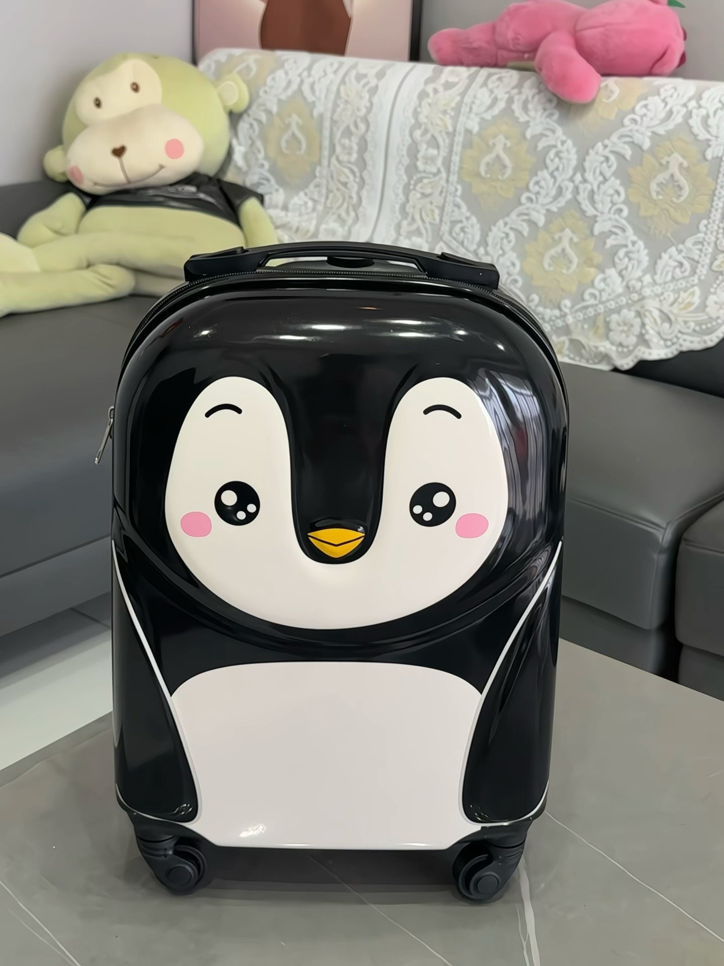작은 검은 펭귄