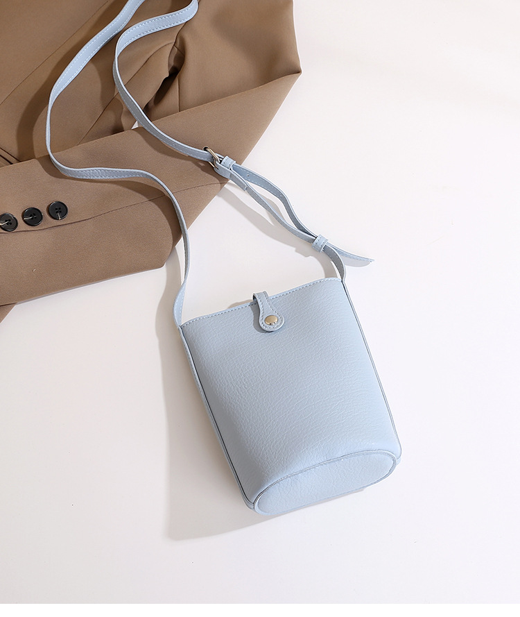 Women's Pu Leather Solid Color Basic Bucket Zipper Buckle Phone Wallets display picture 15