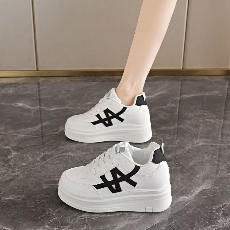 Zapatos de cuero grueso de base pequeña zapatos blancos de mujer 2026 de otoño deportes casuales zapatos de skate de entrenamiento