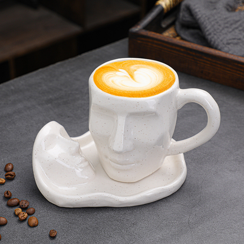 Amazon venta caliente de tazas de café de cerámica europeas conjuntos de tazas de agua de pareja creativas tazas de regalo hechas a mano logotipo puede imprimir