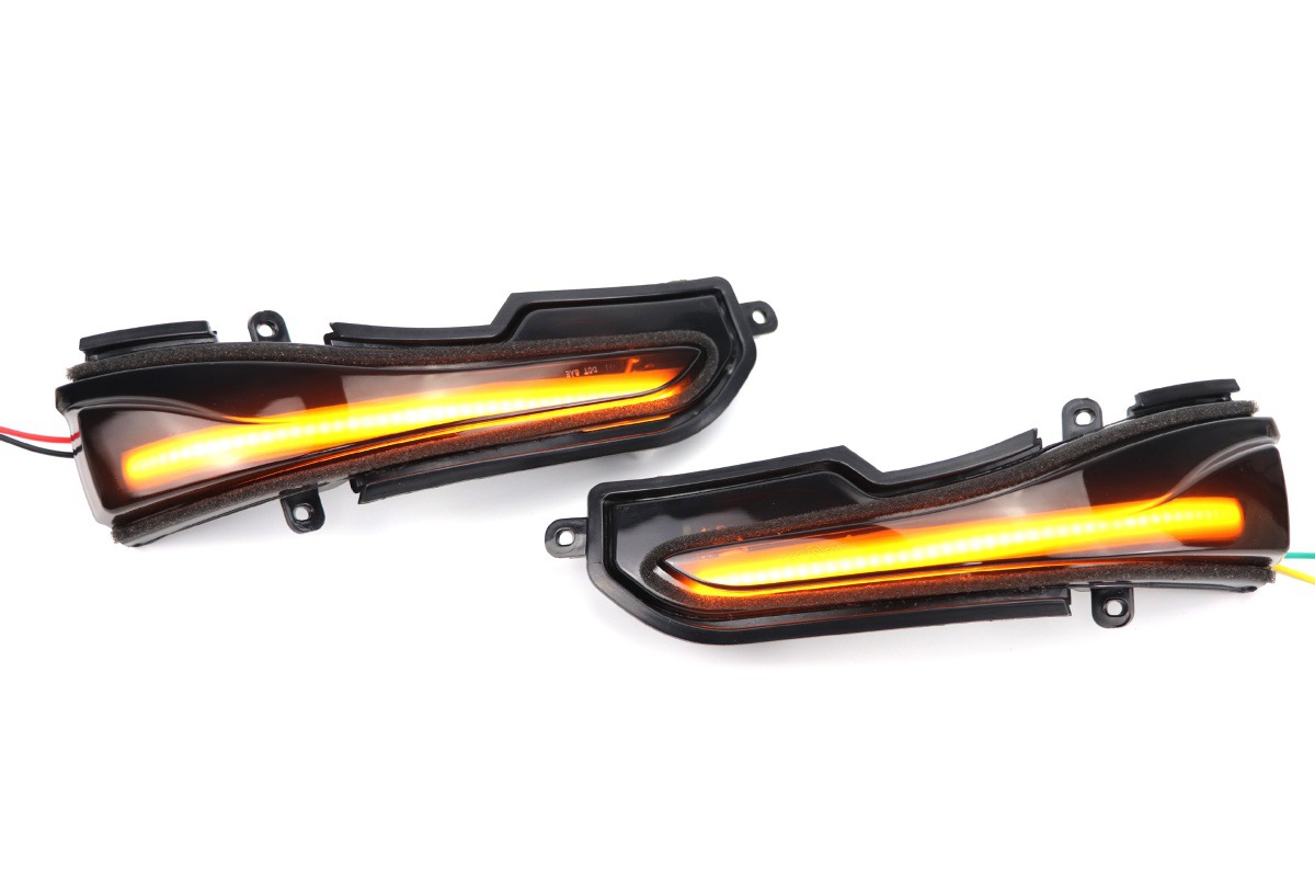 Suitable for Infiniti Q30 Q50 Q60 Q70 Qx50 Qx60 Qx70 Rearview Mirror Running Water Turn Signal
