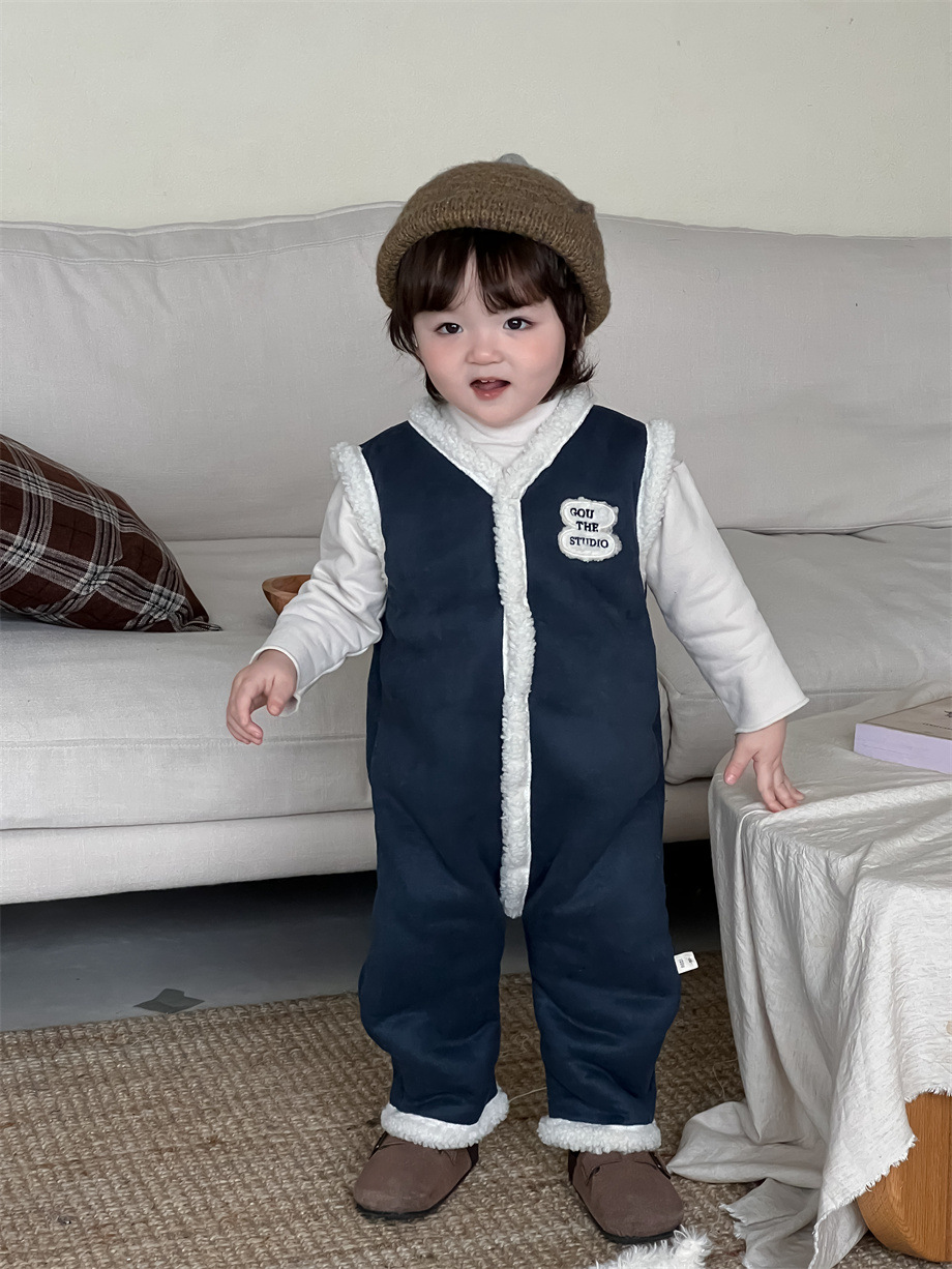 Ropa infantil de otoño y invierno ropa infantil coreana ropa para bebés fuera de casa 2025 ropa de otoño y invierno chaleco de peluche para niños ropa de escalada unida image 3