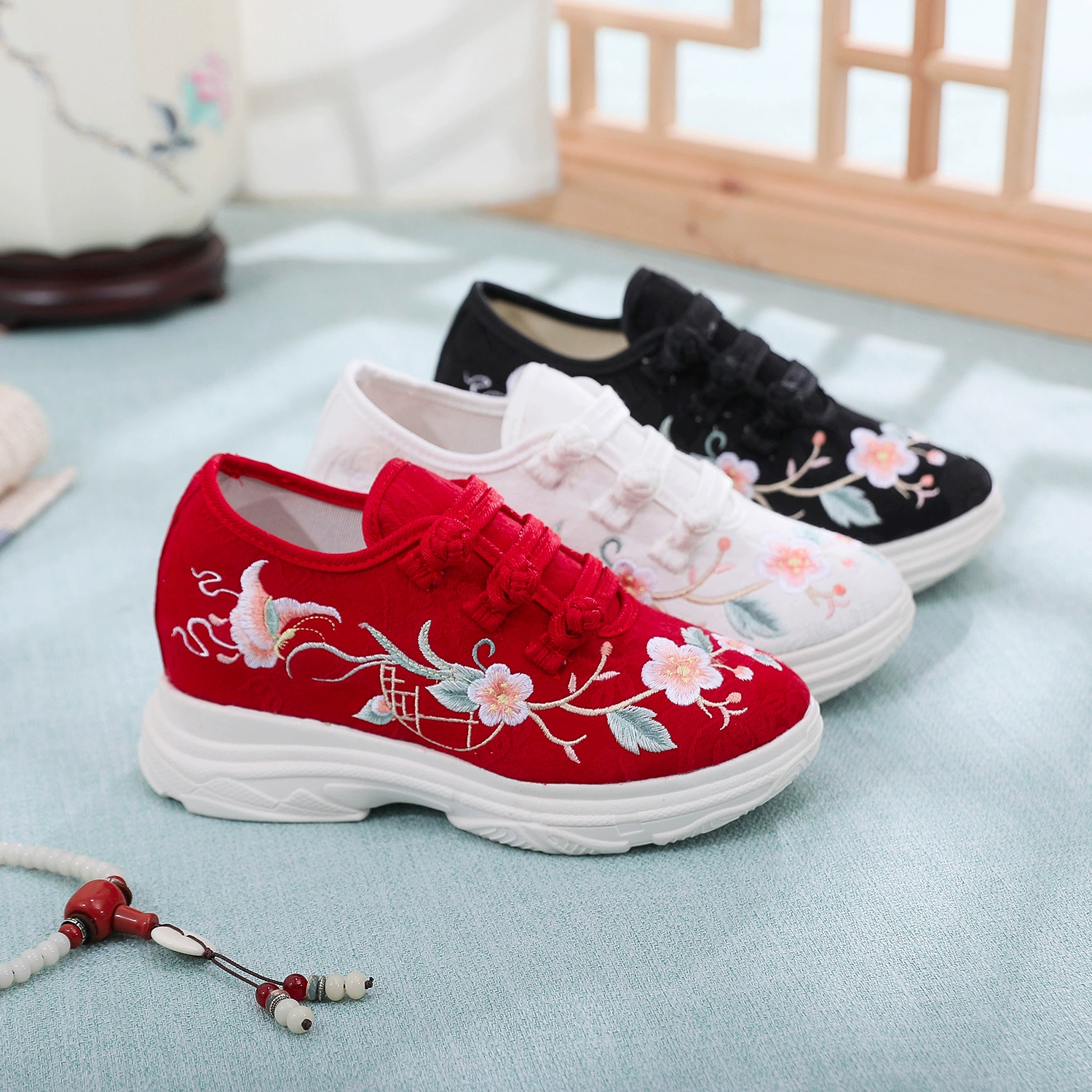 Новая обувь с холстом от бабочки вышитая обувь старая обувь из ткани Пекин толстая маленькая белая обувь спортивная обувь древняя обувь